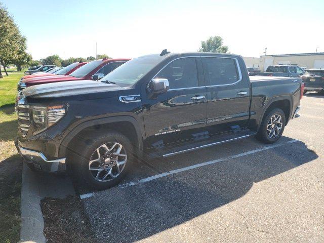 2022 GMC Sierra 1500 4WD Crew Cab Short Box SLT 2022 GMC Sierra 1500 4WD Crew Cab Short Box SLT