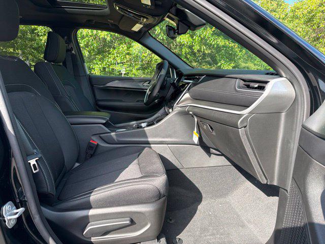2025 Jeep Grand Cherokee GRAND CHEROKEE LAREDO X 4X4 2025 Jeep Grand Cherokee GRAND CHEROKEE LAREDO X 4X4