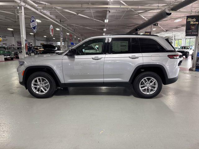 2025 Jeep Grand Cherokee GRAND CHEROKEE LAREDO X 4X4