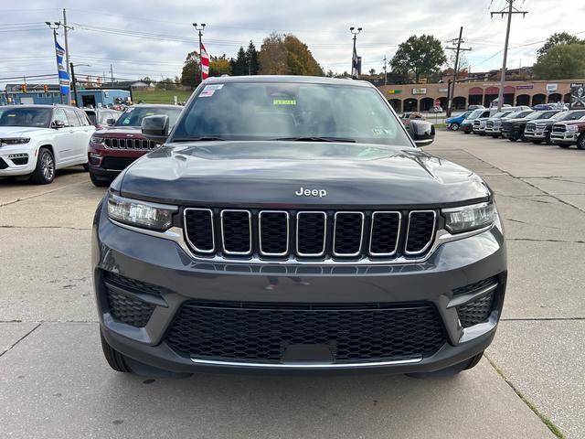 2025 Jeep Grand Cherokee GRAND CHEROKEE LAREDO X 4X4