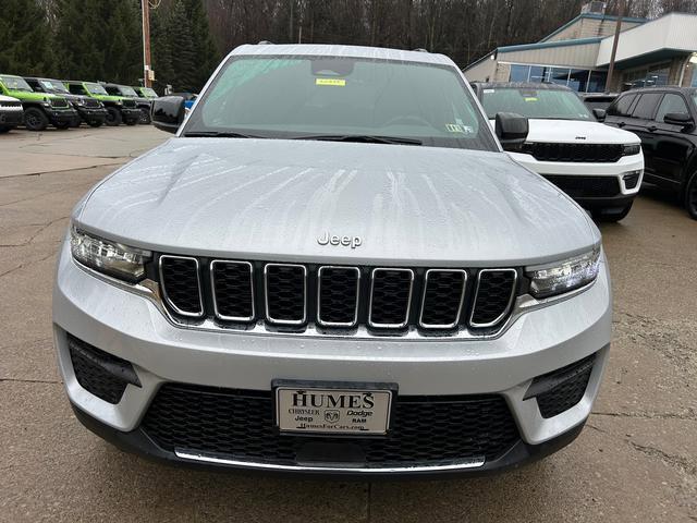 2025 Jeep Grand Cherokee GRAND CHEROKEE LAREDO X 4X4