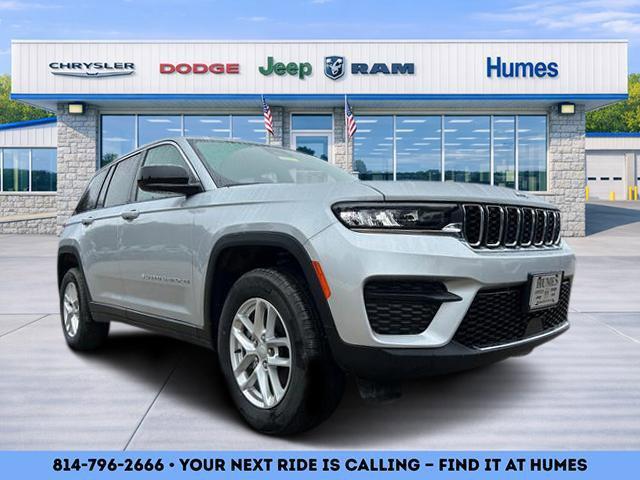 2025 Jeep Grand Cherokee GRAND CHEROKEE LAREDO X 4X4