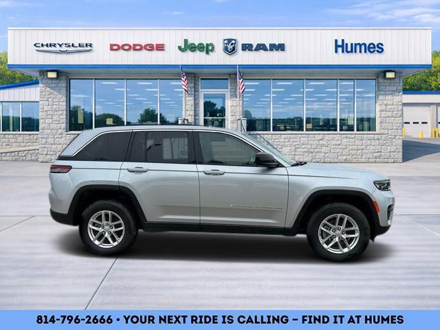 2025 Jeep Grand Cherokee GRAND CHEROKEE LAREDO X 4X4