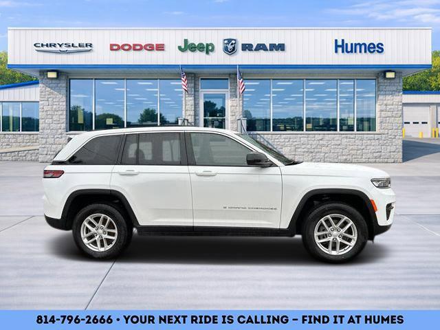 2025 Jeep Grand Cherokee GRAND CHEROKEE LAREDO X 4X4