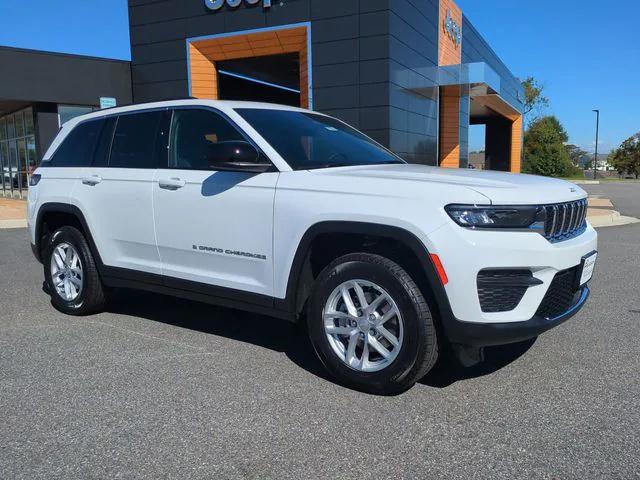 2025 Jeep Grand Cherokee GRAND CHEROKEE LAREDO X 4X4