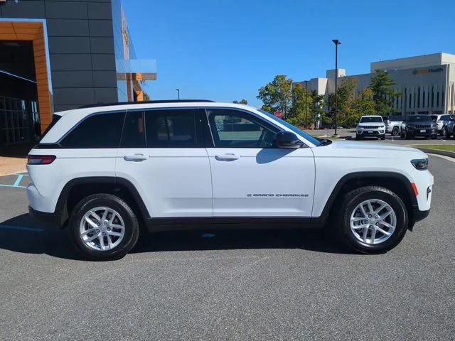 2025 Jeep Grand Cherokee GRAND CHEROKEE LAREDO X 4X4