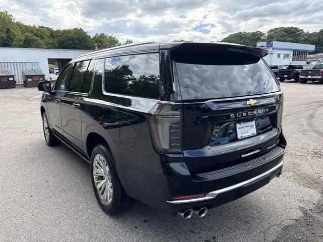 2025 Chevrolet Suburban 4WD Premier