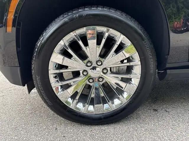 2025 Chevrolet Suburban 4WD Premier