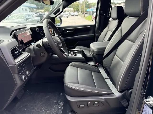 2025 Chevrolet Suburban 4WD Premier
