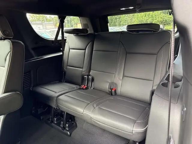 2025 Chevrolet Suburban 4WD Premier