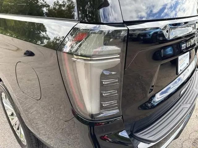 2025 Chevrolet Suburban 4WD Premier