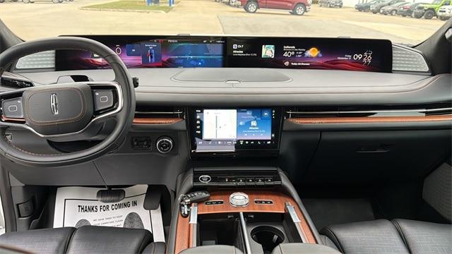 2025 Lincoln Navigator Black Label
