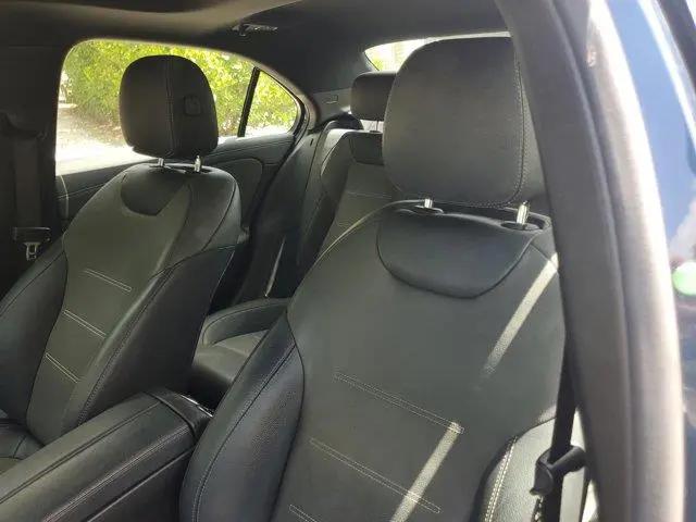 2021 Mercedes-Benz A 220 A 220