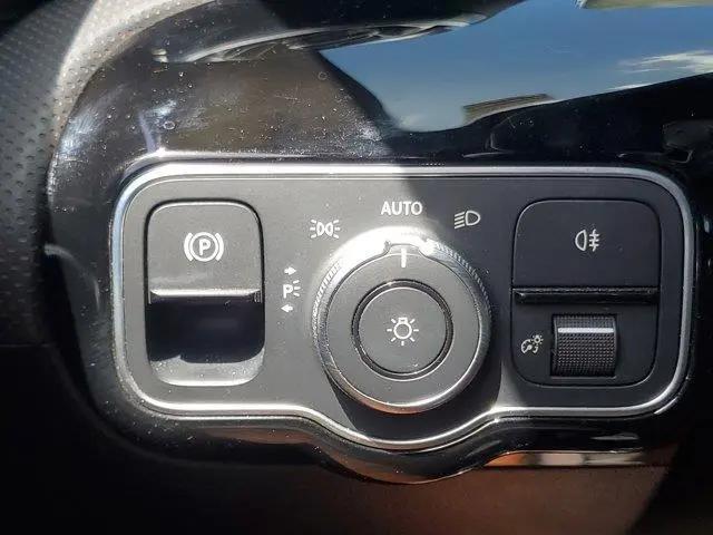 2021 Mercedes-Benz A 220 A 220