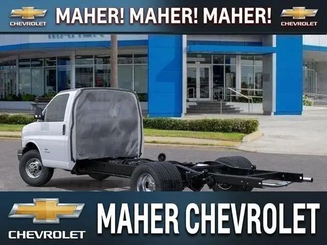 2025 Chevrolet Express Cutaway Work Van