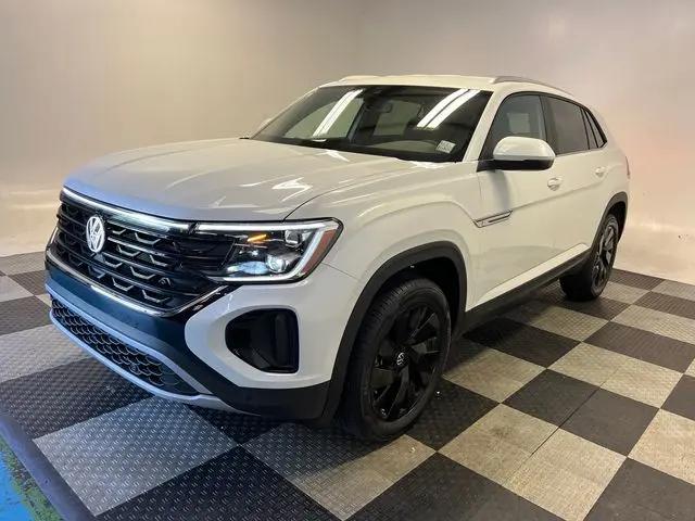 2026 Volkswagen Atlas Cross Sport SE with Technology