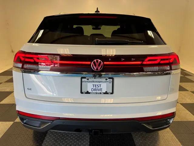2026 Volkswagen Atlas Cross Sport SE with Technology