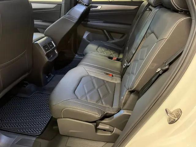 2026 Volkswagen Atlas Cross Sport SE with Technology