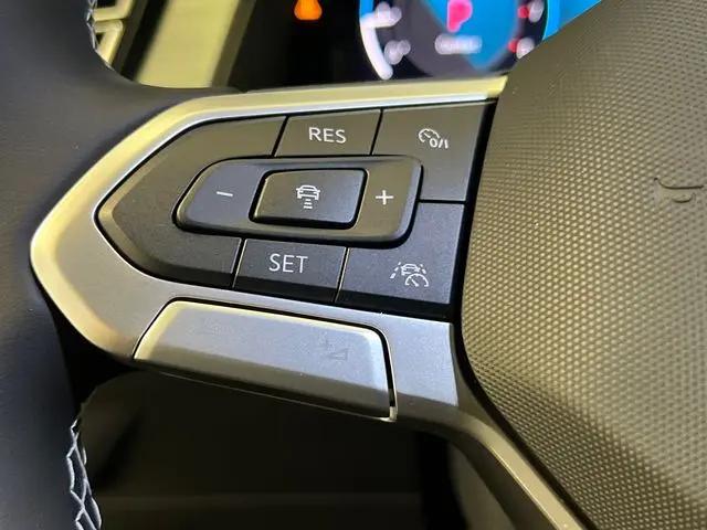 2026 Volkswagen Atlas Cross Sport SE with Technology