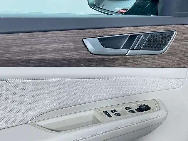 2026 Volkswagen Atlas SEL