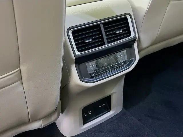 2026 Volkswagen Atlas SEL