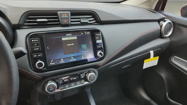 2025 Nissan Versa 1.6 SR