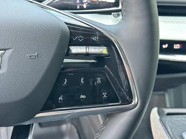 2025 Cadillac iQ Sport 2 AWD