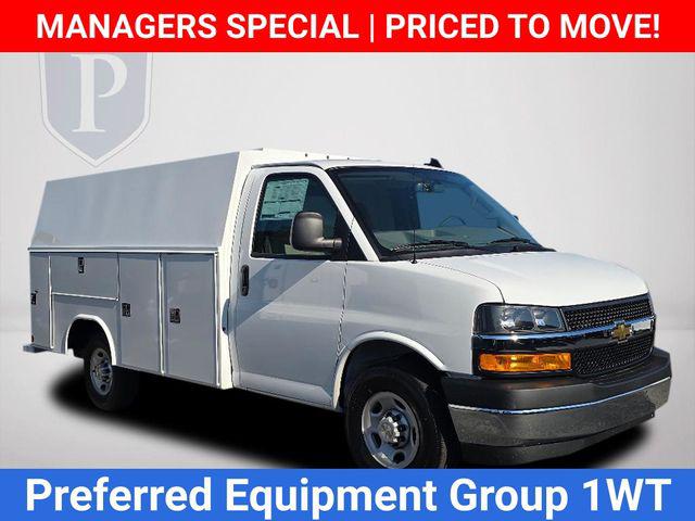 2025 Chevrolet Express Cutaway Work Van