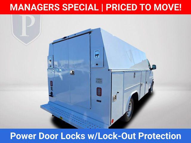 2025 Chevrolet Express Cutaway Work Van