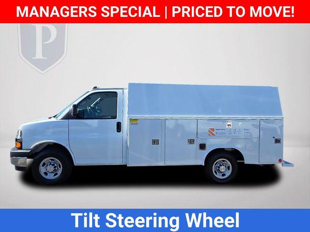 2025 Chevrolet Express Cutaway Work Van