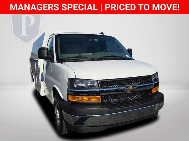 2025 Chevrolet Express Cutaway Work Van