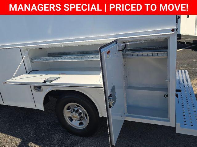 2025 Chevrolet Express Cutaway Work Van
