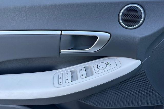 2026 Hyundai Sonata SEL - Photo 11