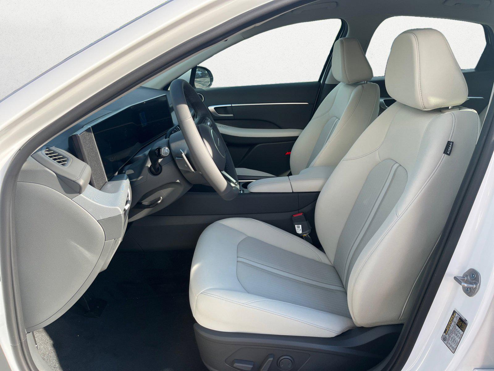 2026 Hyundai Sonata SEL - Photo 9