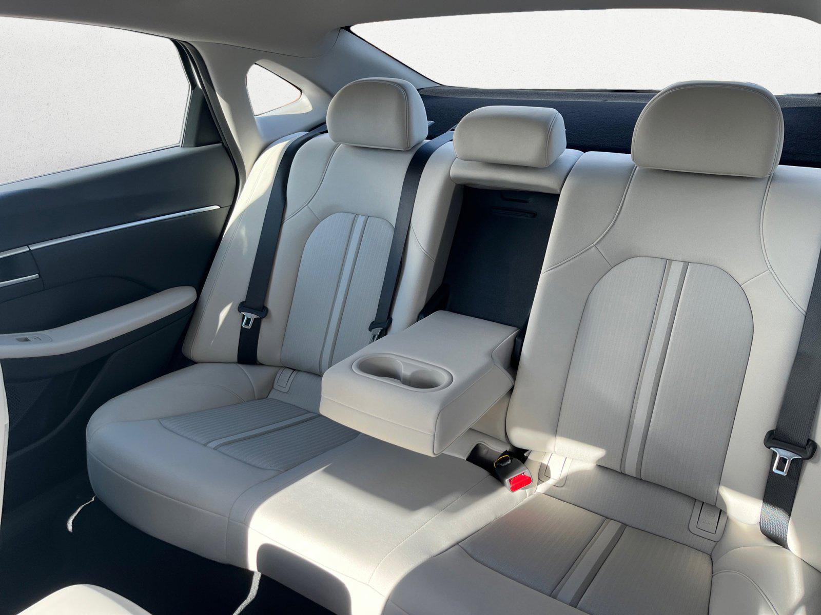 2026 Hyundai Sonata SEL - Photo 13