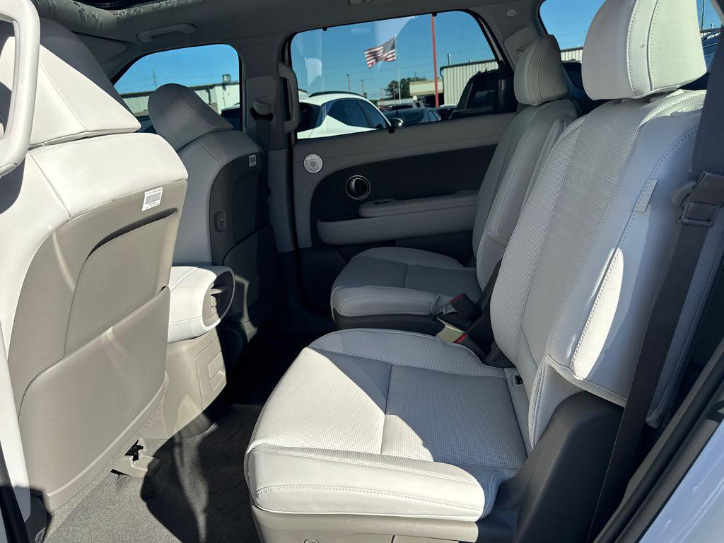 New 2026 White HYUNDAI Limited FWD image 12