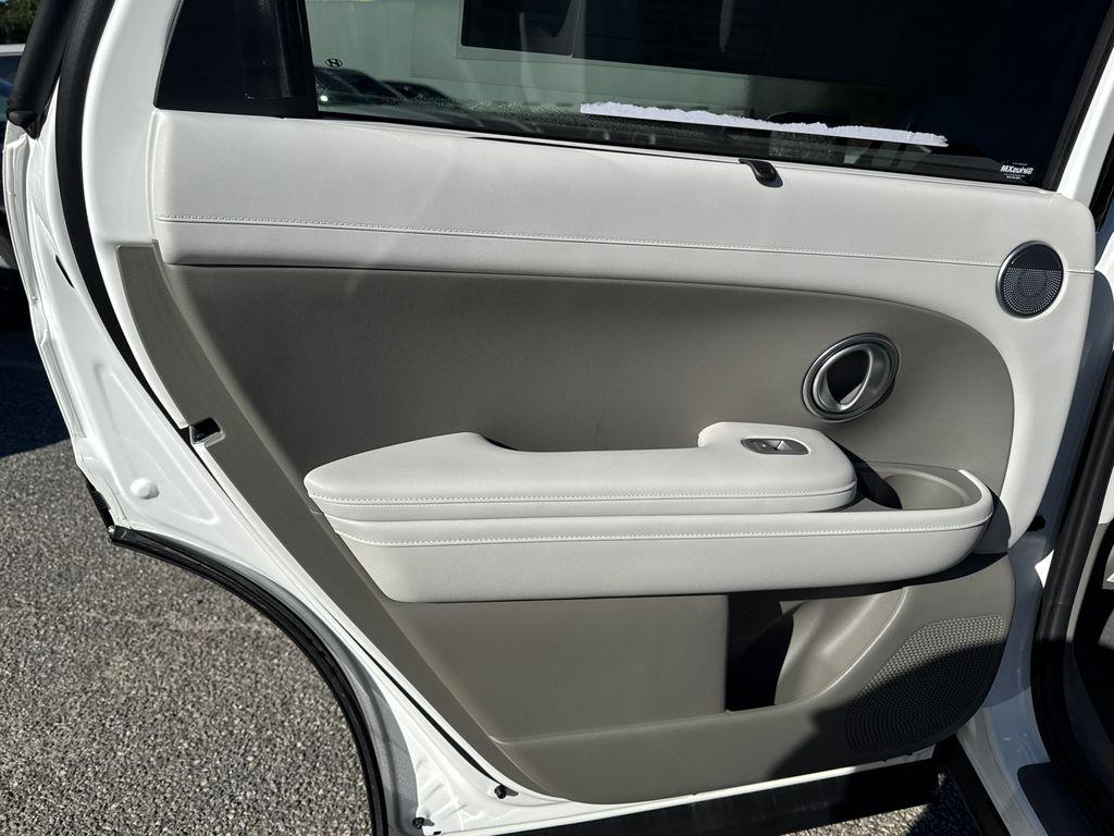New 2026 White HYUNDAI Limited FWD image 13