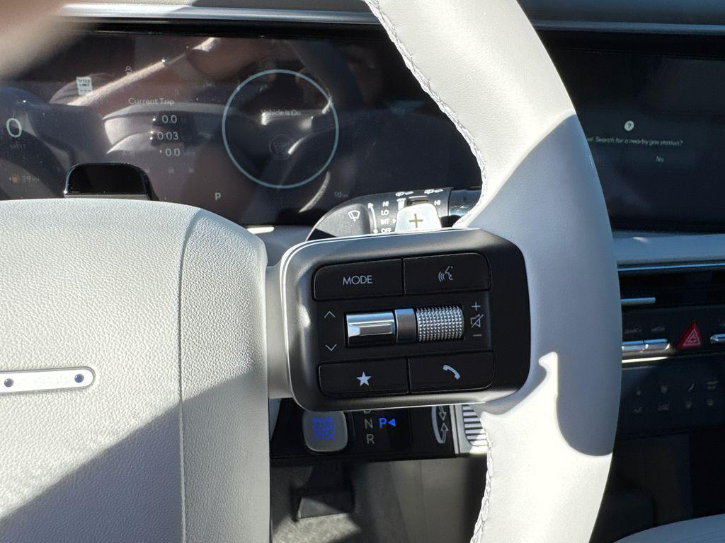 New 2026 White HYUNDAI Limited FWD image 18