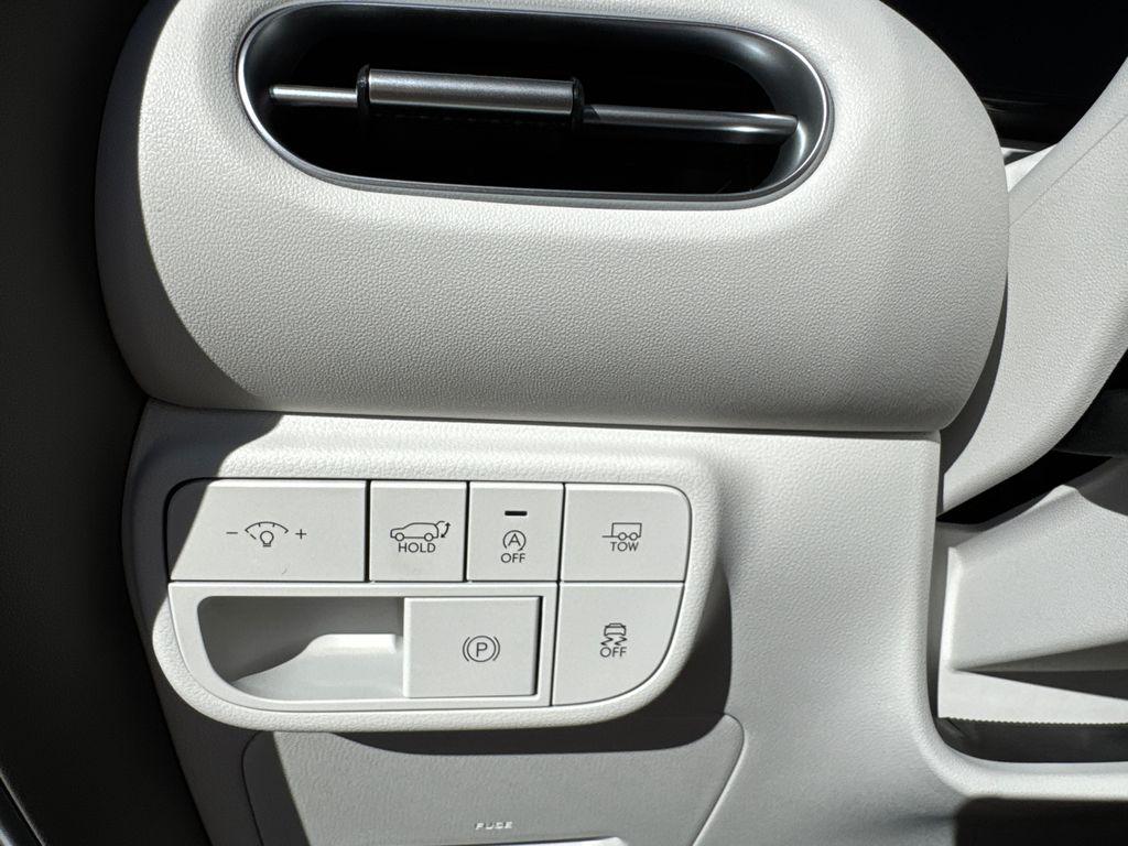 New 2026 White HYUNDAI Limited FWD image 23