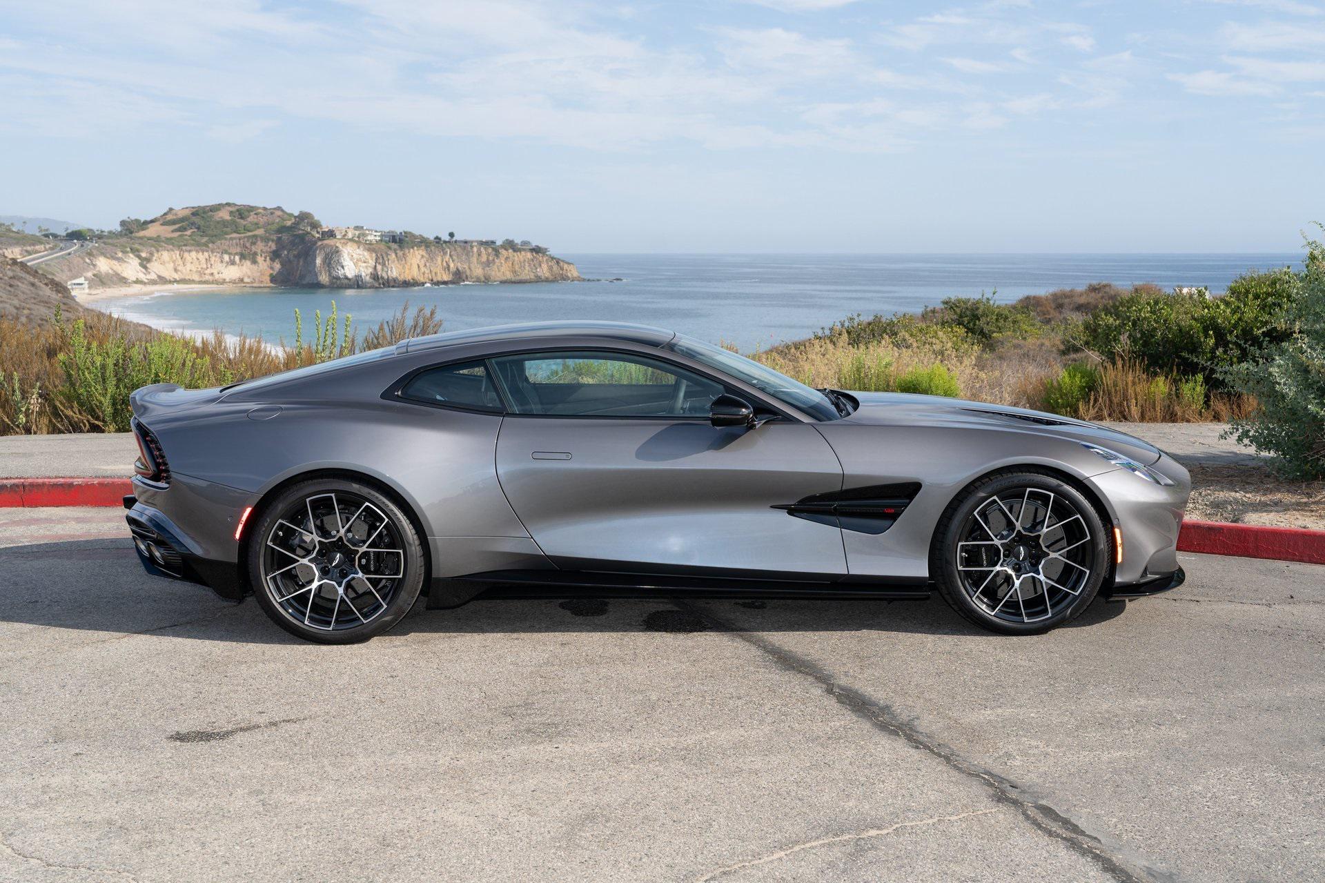 Aston Martin 2025 Vanquish V12