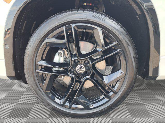 2025 Volkswagen Tiguan 2.0T SE R-Line Black