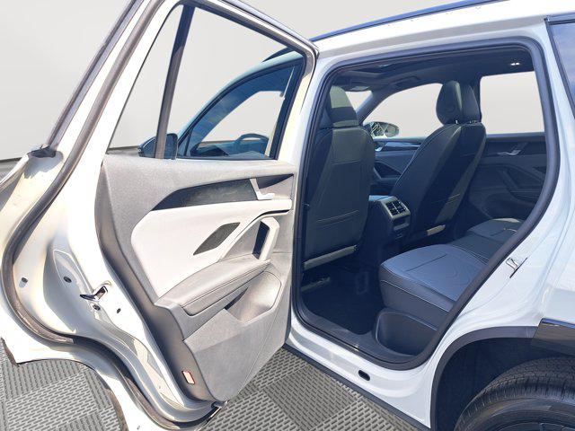 2025 Volkswagen Tiguan 2.0T SE R-Line Black