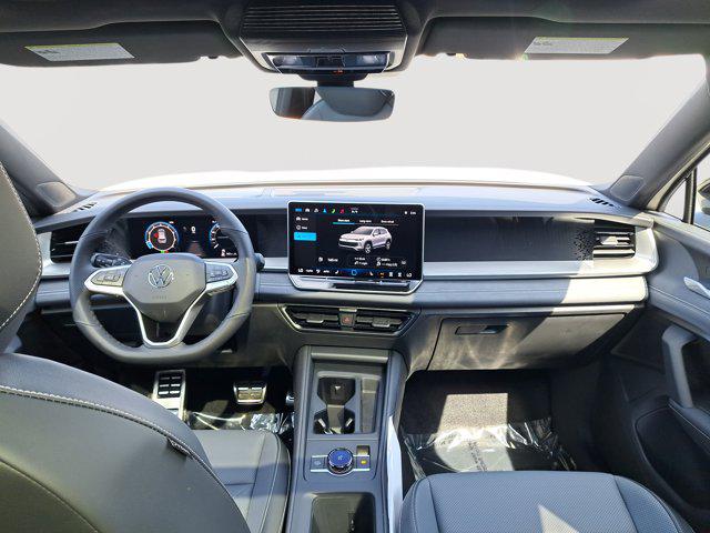 2025 Volkswagen Tiguan 2.0T SE R-Line Black