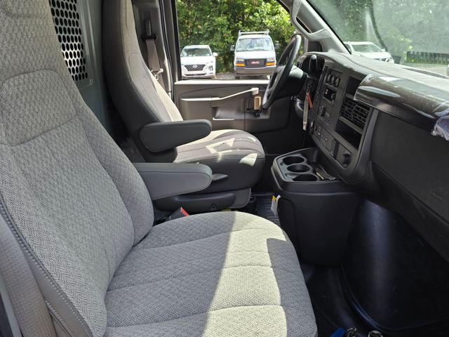 2025 GMC Savana Cargo RWD 2500 Regular Wheelbase Work Van