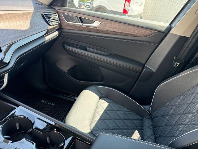 2026 Volkswagen Atlas SEL Premium R-Line