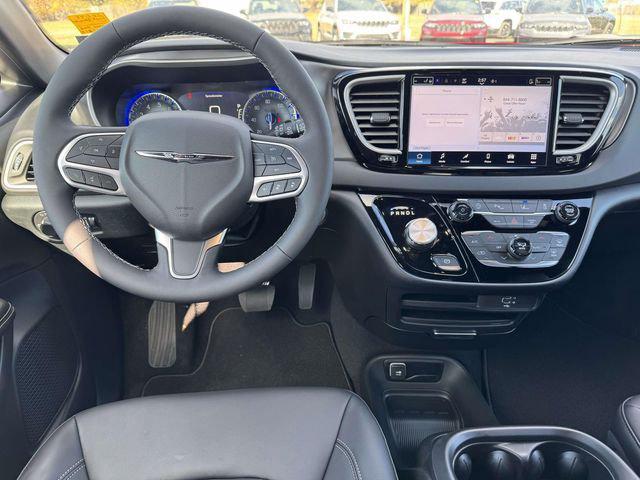 2026 Chrysler Voyager VOYAGER LX