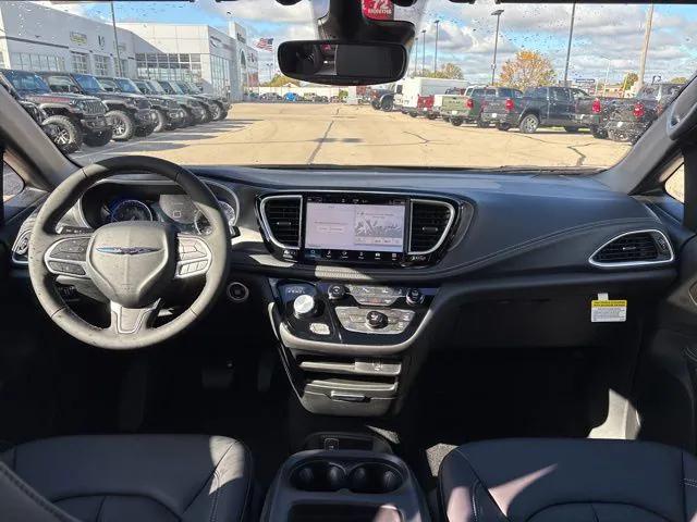 2026 Chrysler Pacifica Select AWD