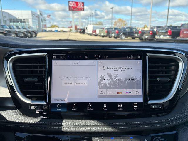 2026 Chrysler Pacifica Select AWD