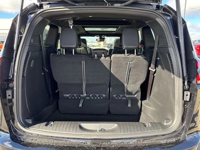 2026 Chrysler Pacifica Select AWD