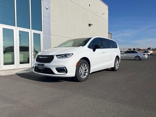 2026 Chrysler Pacifica PACIFICA SELECT AWD